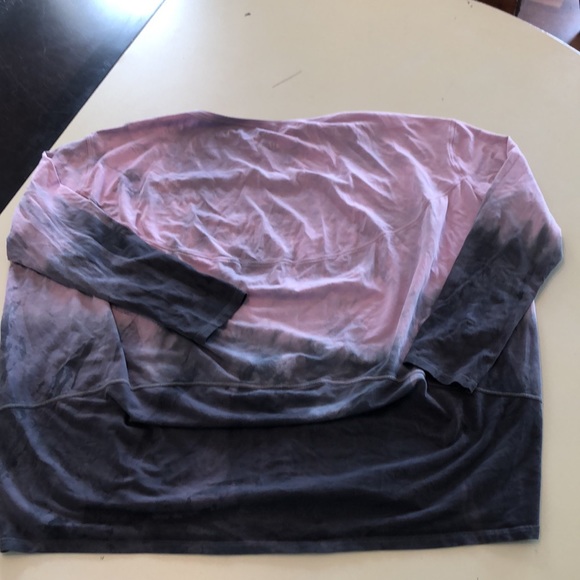 Lululemon shirt. Size 8/10 - Picture 4 of 4